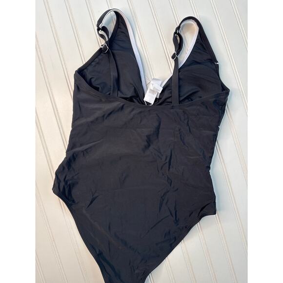NWT Cupshe Monochrome Plunging One Piece Swimsuit Beach Surf Paddle BUNDLE Sz L - Picture 8 of 8